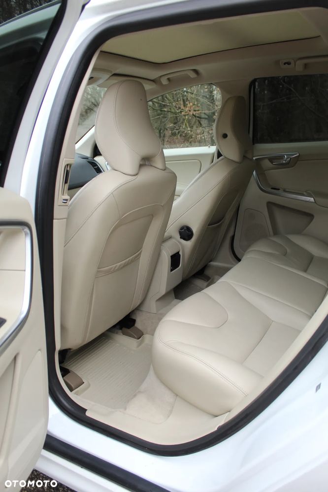 Volvo XC 60 T6 AWD Momentum - 14