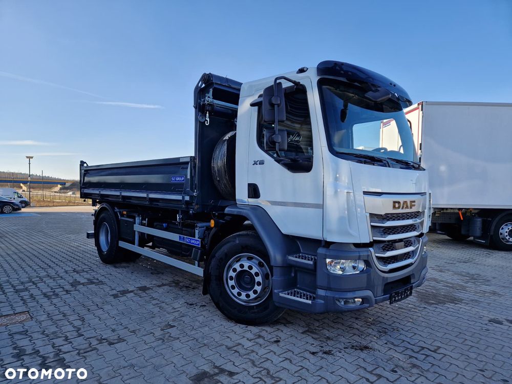 DAF XB FA 18 - 19