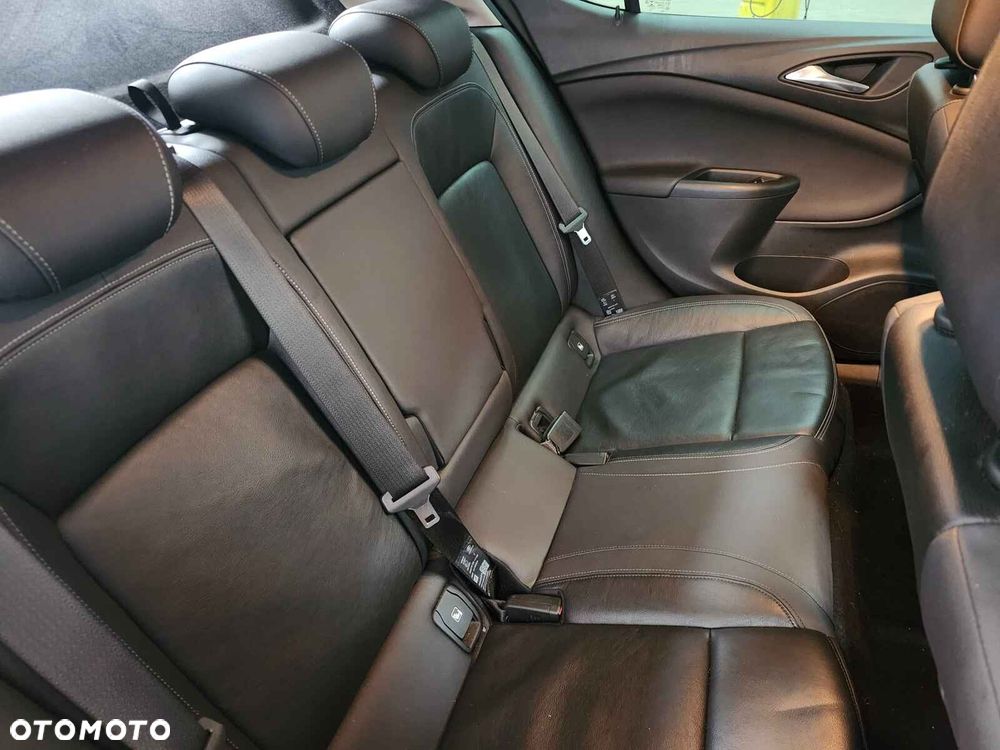 Opel Astra 1.4 Turbo Business - 8