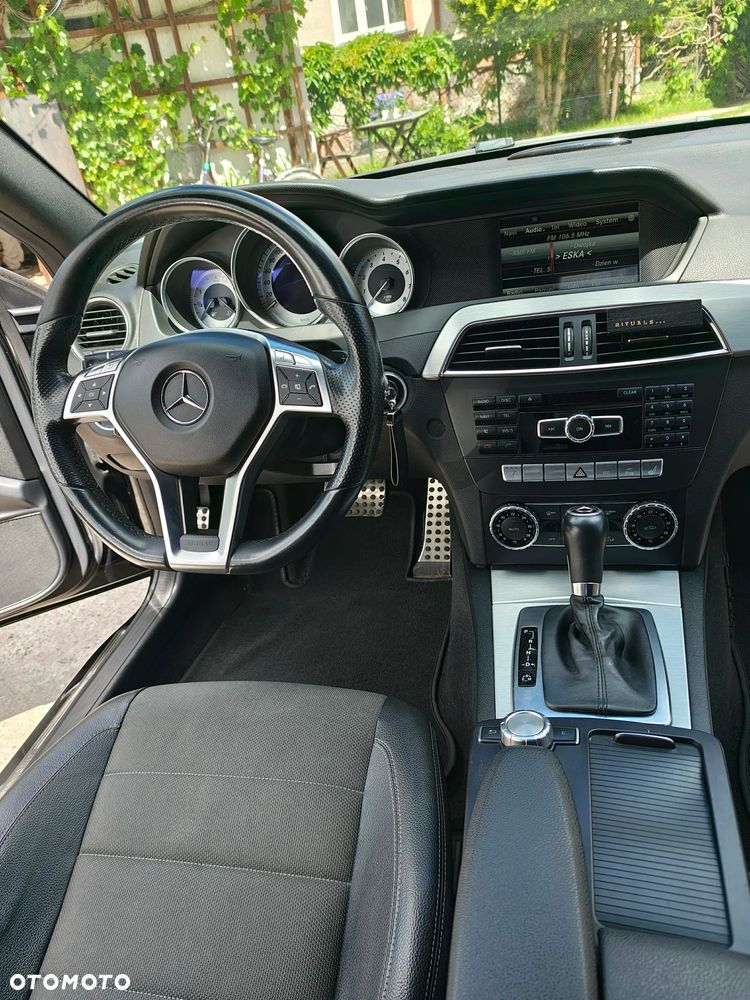 Mercedes-Benz Klasa C 250 CGI BlueEff Sport - 9