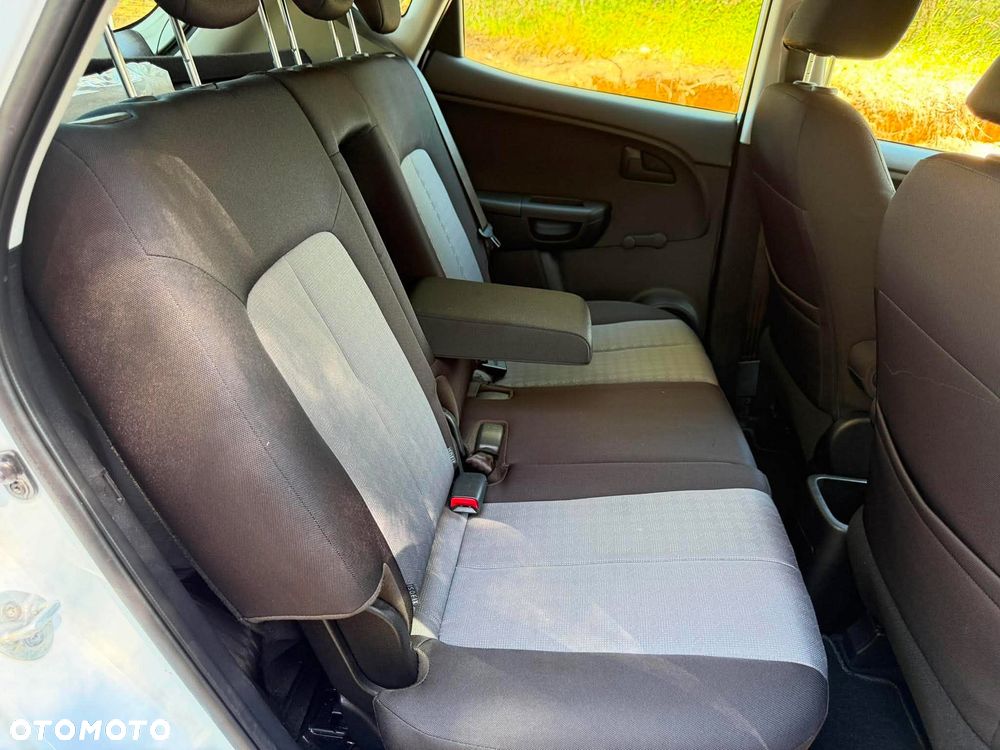 Kia Venga 1.6 CRDi 128 Edition 7 - 14