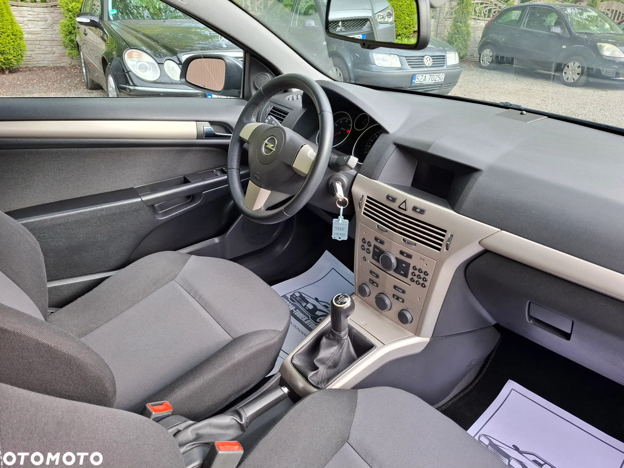 Opel Astra GTC 1.6 Catch me - 14