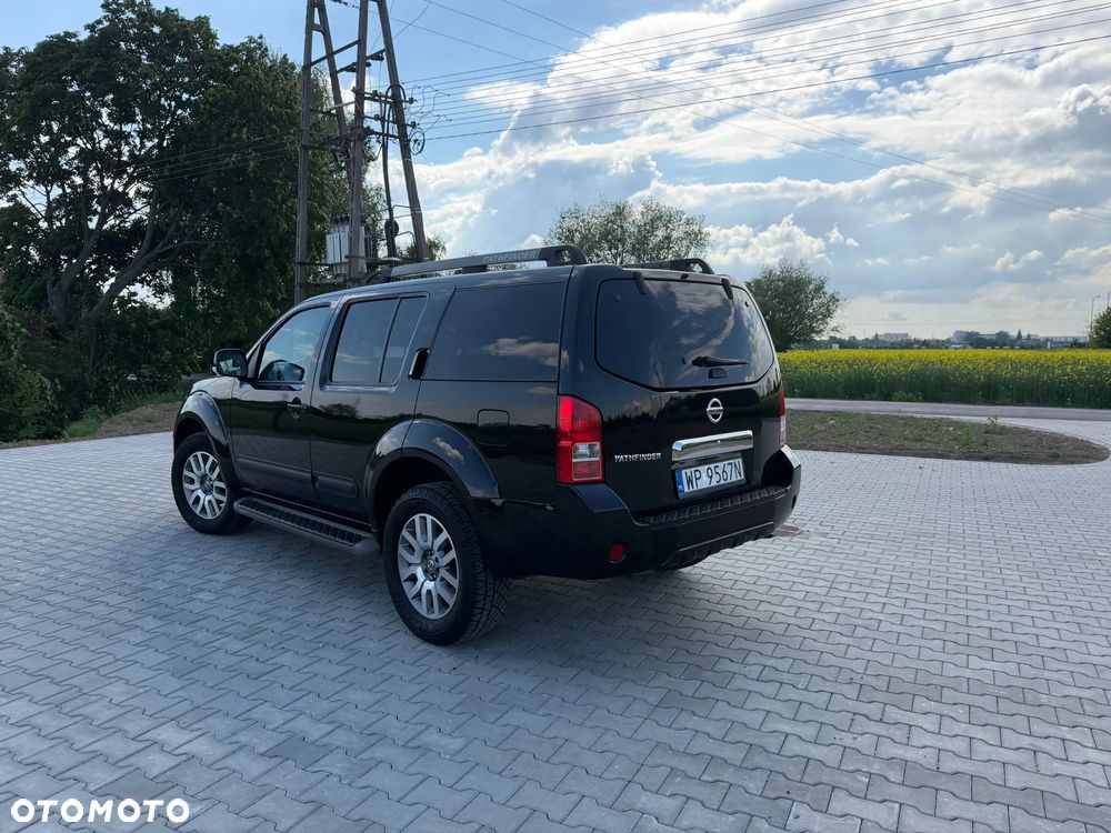 Nissan Pathfinder 2.5 D LE EU5 - 3
