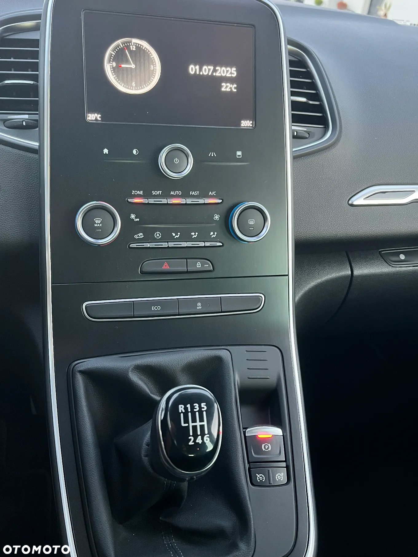 Renault Scenic TCe 115 GPF LIMITED - 25