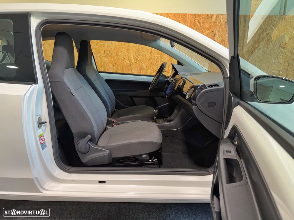 VW Up! 1.0 BlueMotion Move Auto - 26