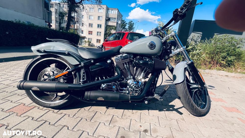 Harley-Davidson Softail Breakout FXSB - 4