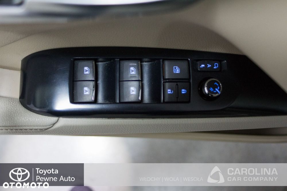 Toyota Camry - 9