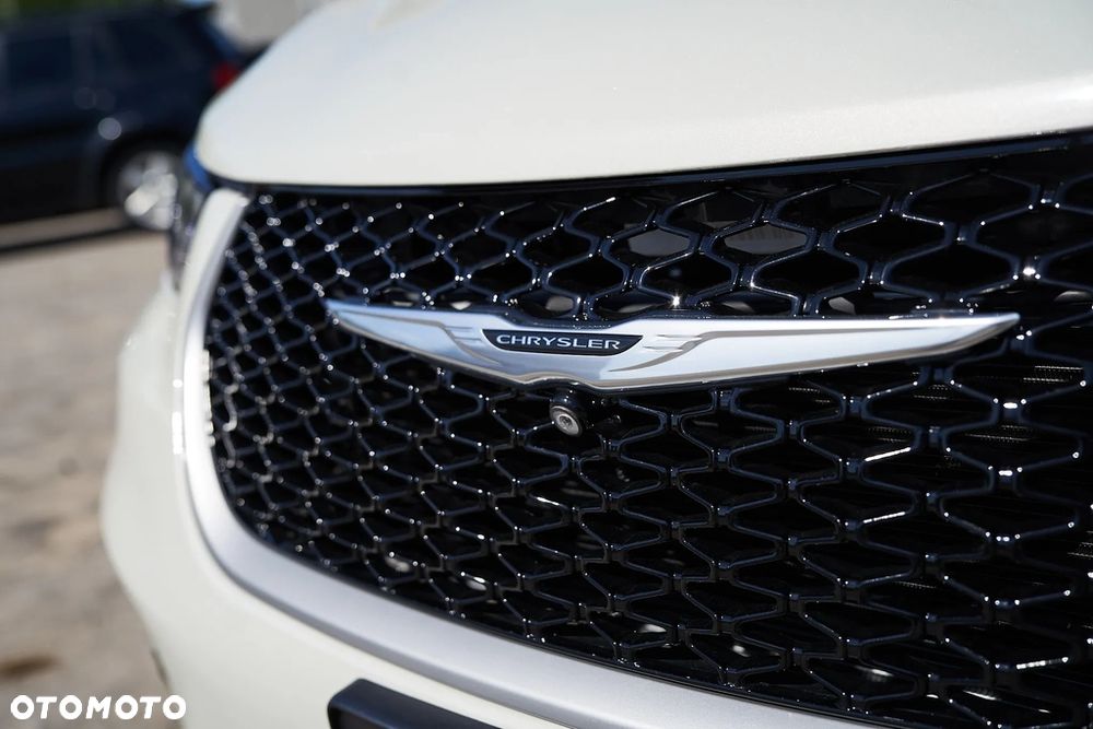 Chrysler Pacifica - 18