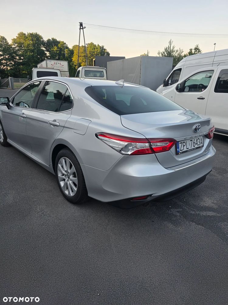 Toyota Camry - 11