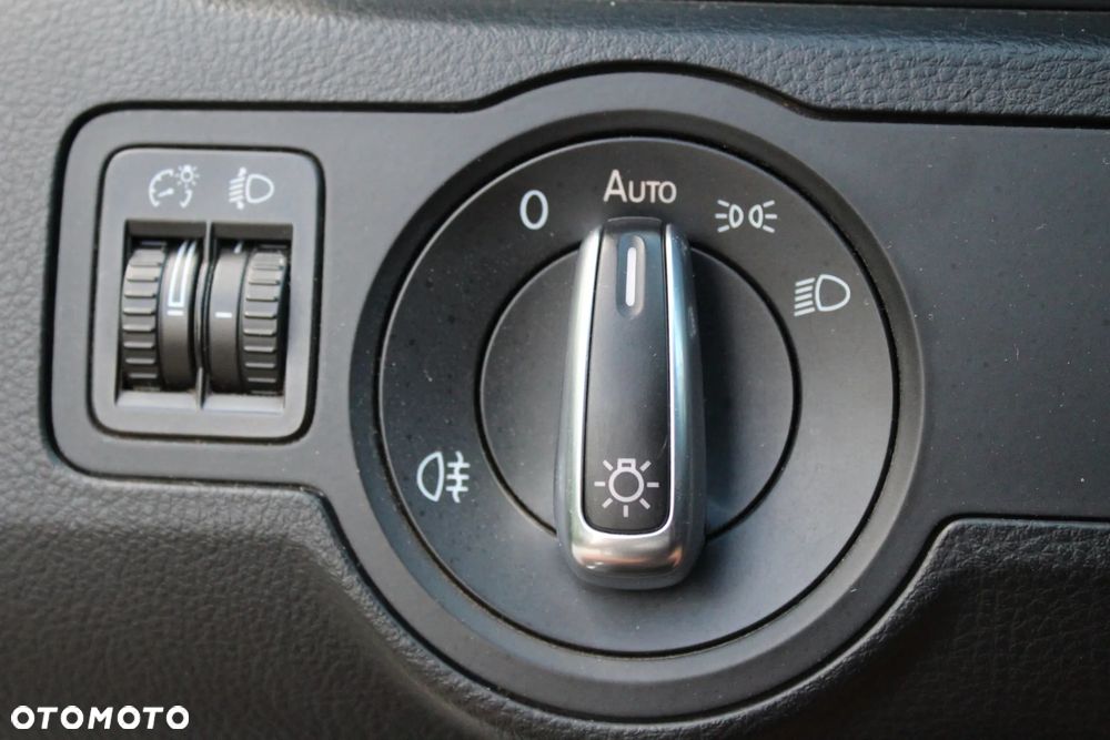 Volkswagen Passat - 21