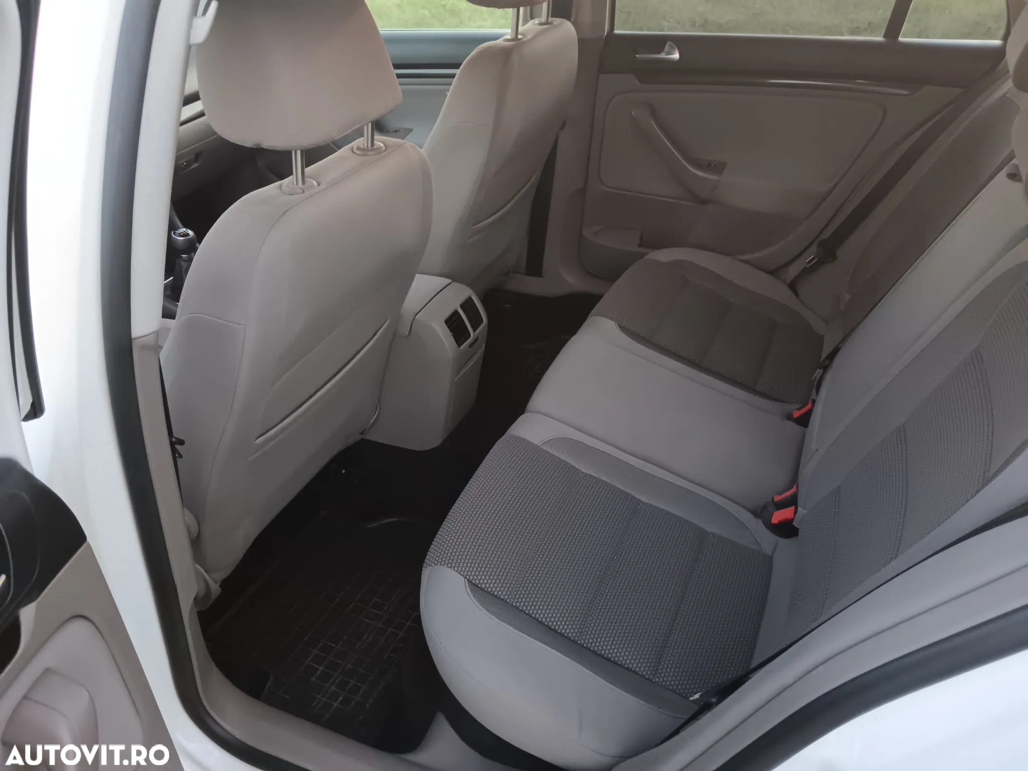 Volkswagen Golf 1.6 BlueTDI Comfortline - 6