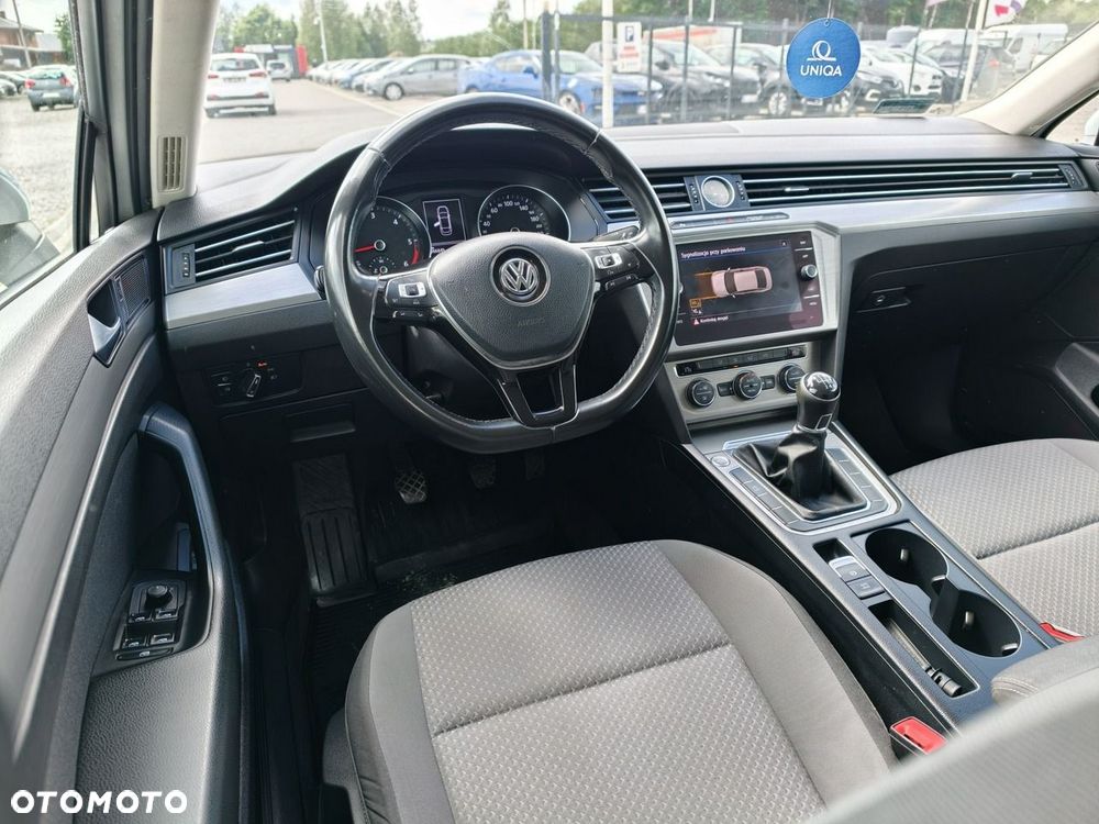 Volkswagen Passat - 19