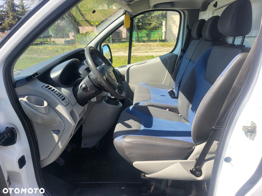 Renault Trafic - 25