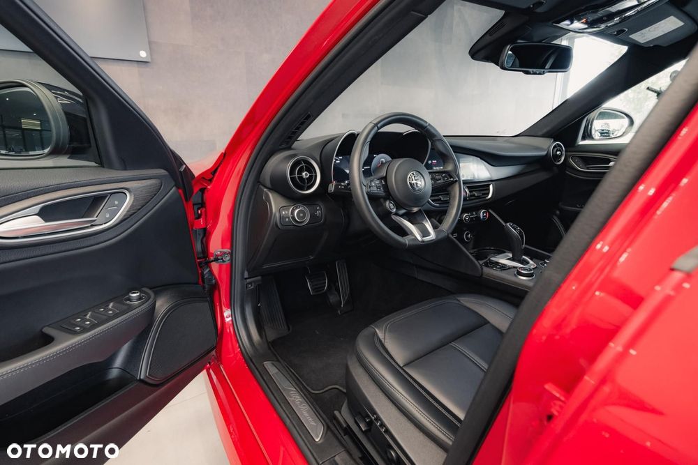 Alfa Romeo Giulia 2.0 Turbo TI Q4 - 10