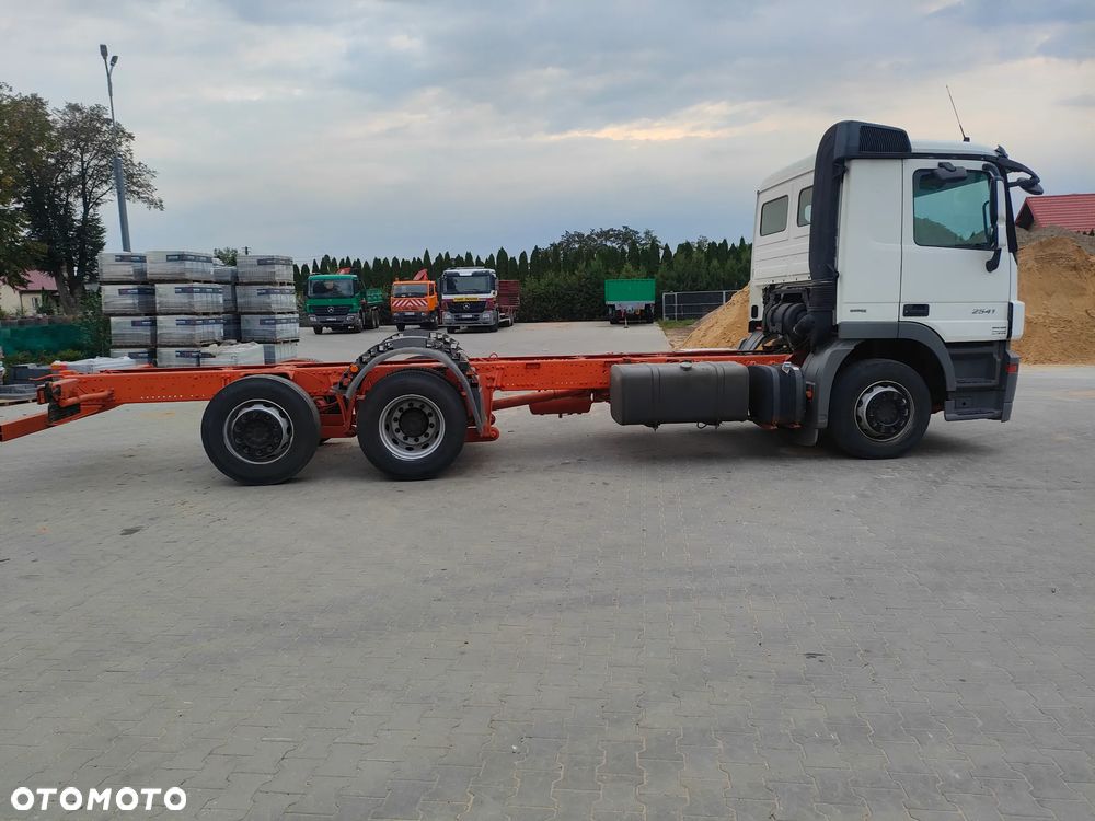 Mercedes-Benz 2541L - 2