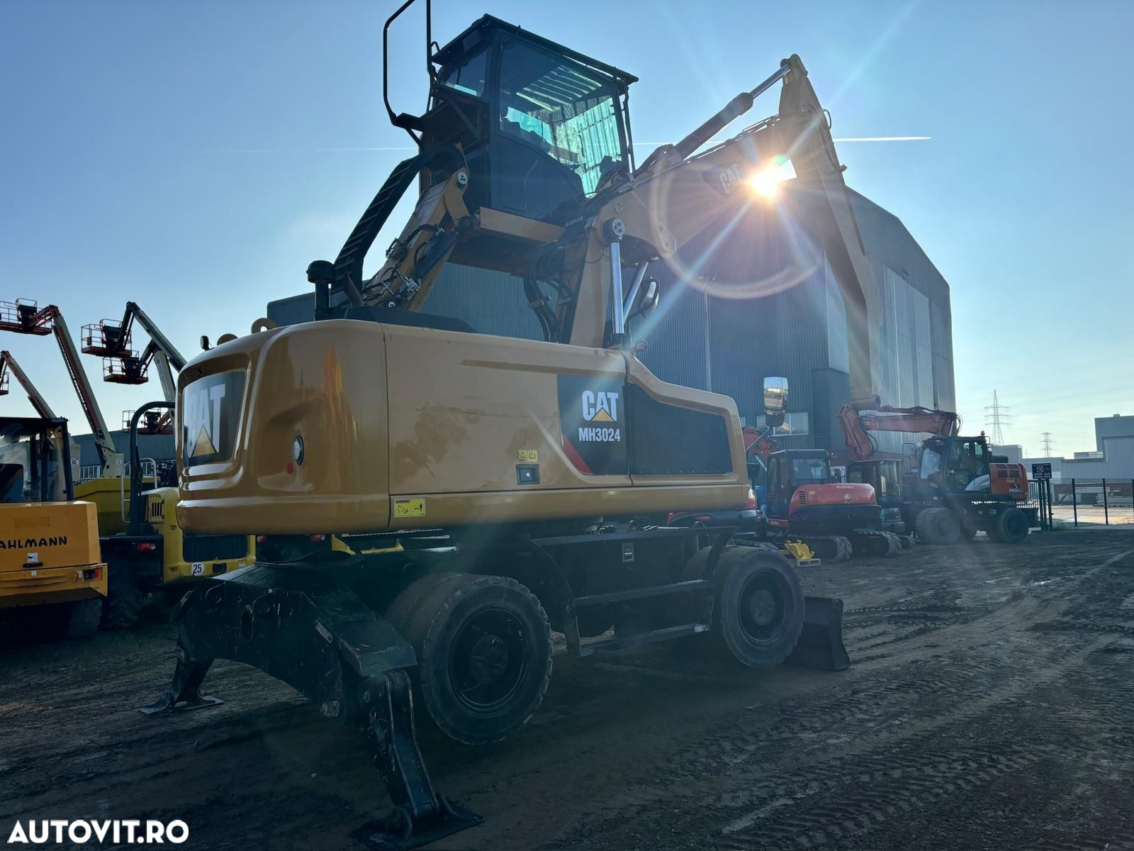Cat M 3024 Excavator pe Roti - 5