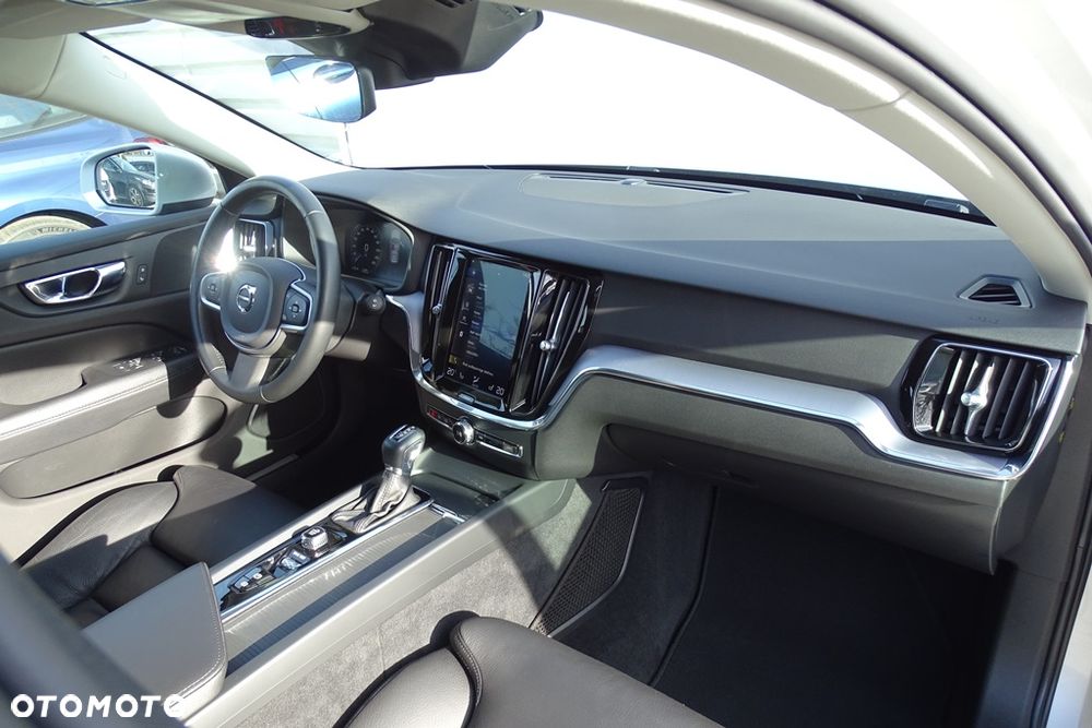 Volvo V60 T4 Geartronic Momentum - 38