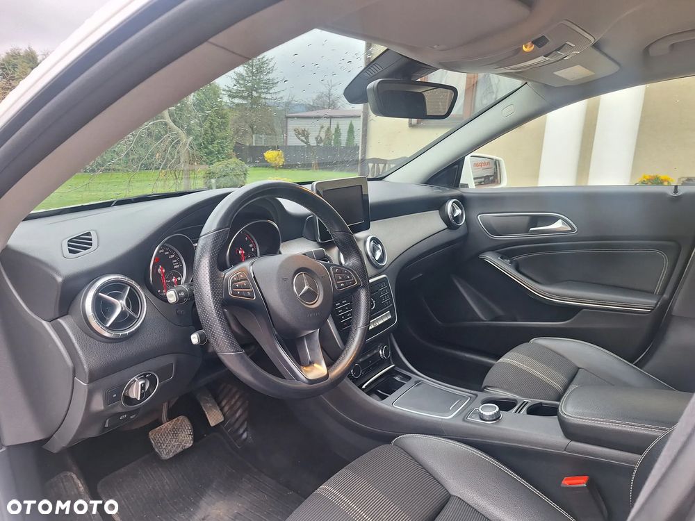 Mercedes-Benz CLA 200 (CDI) d 7G-DCT - 11