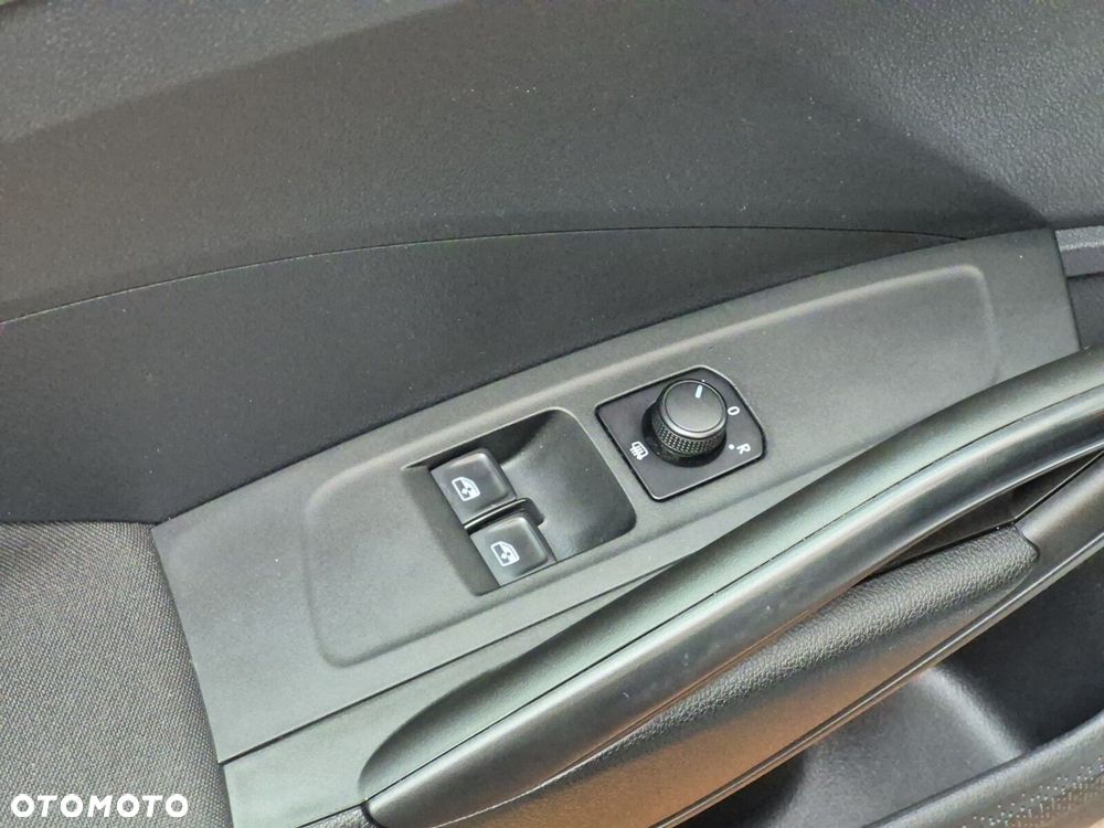 Skoda Fabia 1.0 TSI Ambition - 10