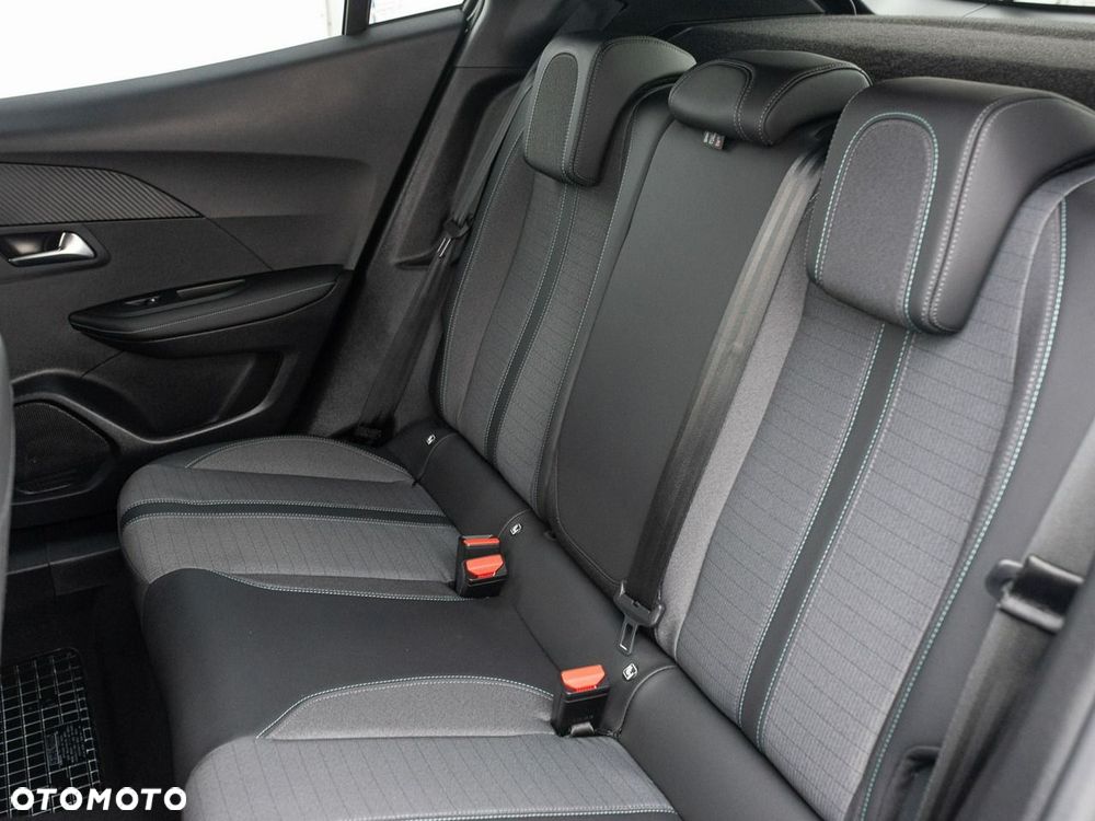 Peugeot 2008 1.2 PureTech Allure Pack S&S EAT8 - 29