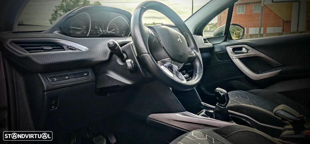 Peugeot 2008 1.6 e-HDi Allure - 18