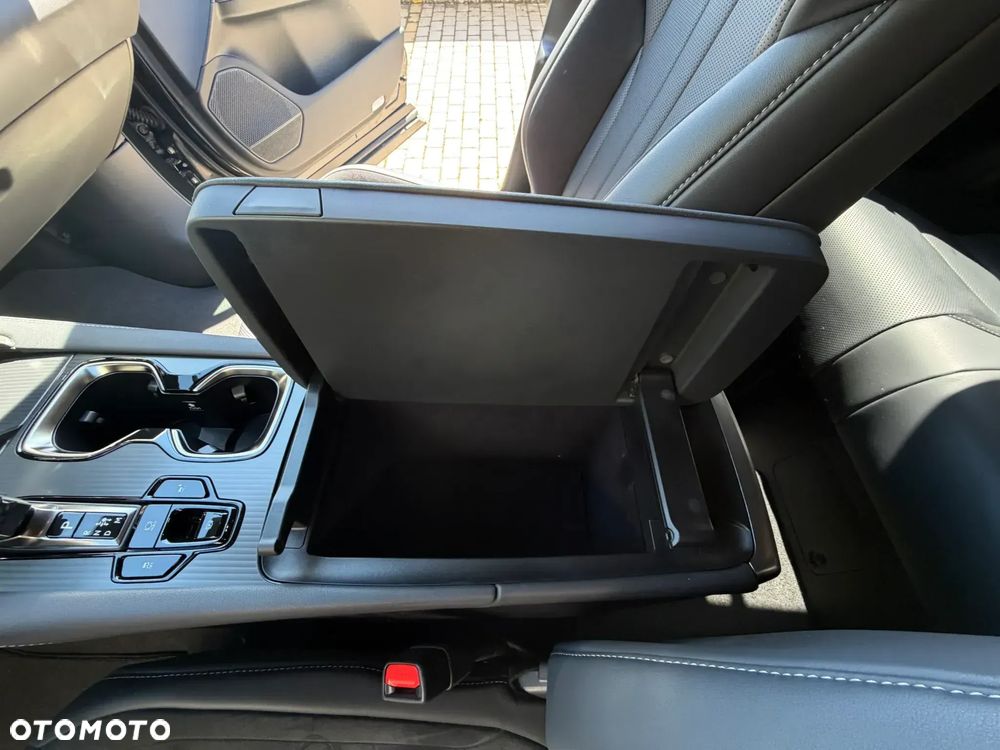 Lexus RX 500h F Sport - 25
