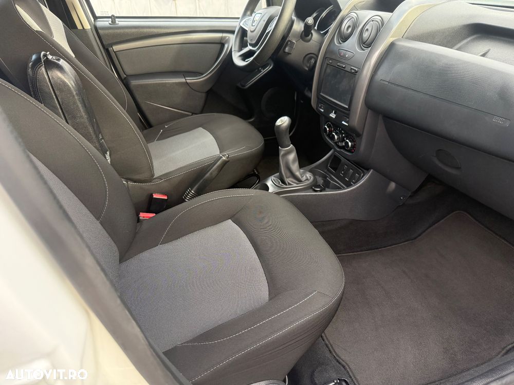 Dacia Duster 1.6 SCe Essential - 27