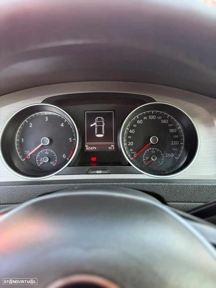 VW Golf 1.6 TDi R-Line - 8