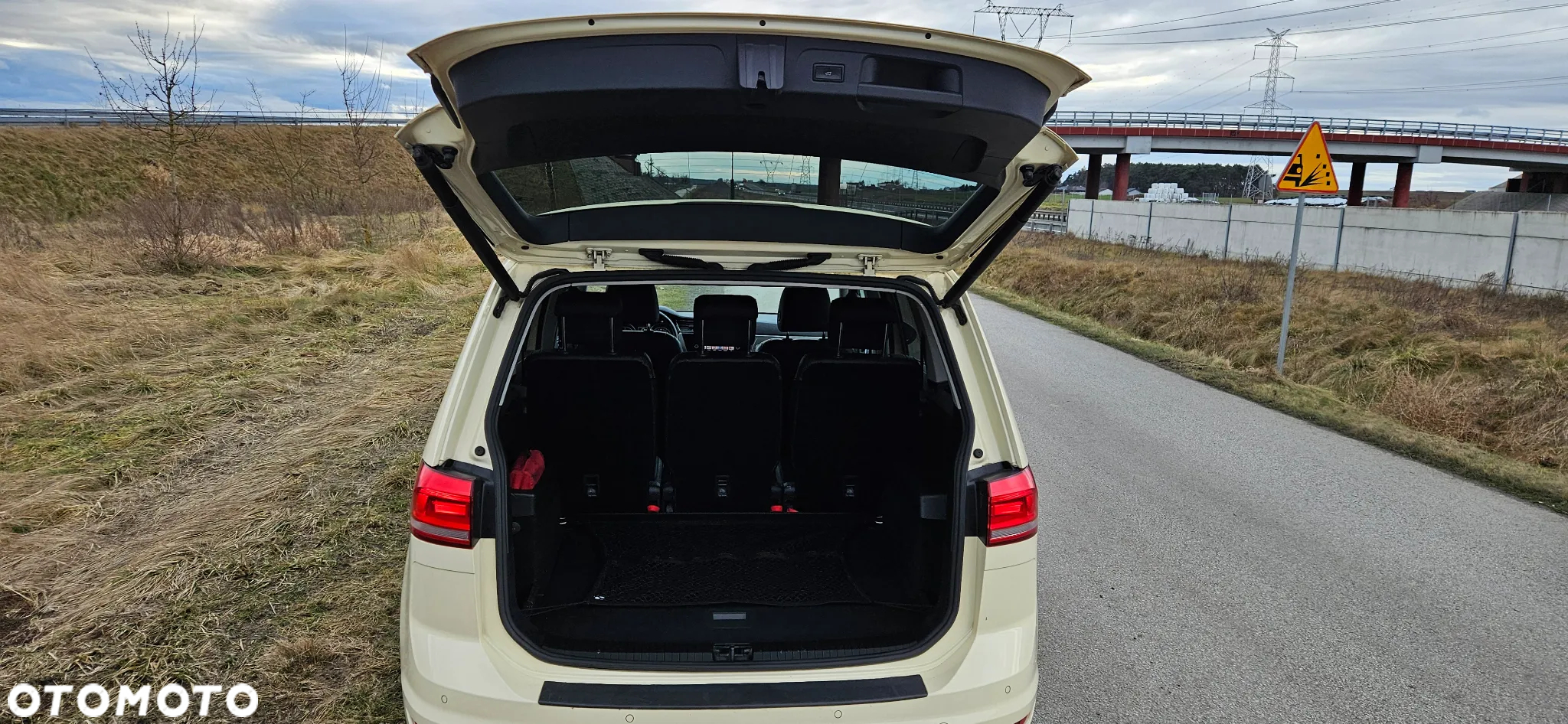 Volkswagen Touran 2.0 TDI SCR DSG UNITED - 33