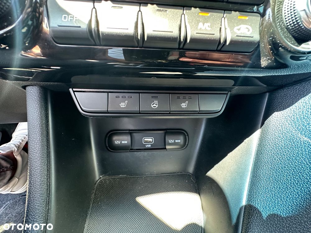 Kia Sportage 1.6 GDI Black Edition 2WD - 11