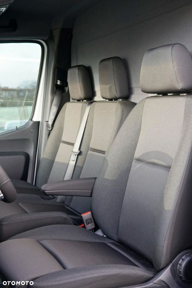 Mercedes-Benz Sprinter - 20