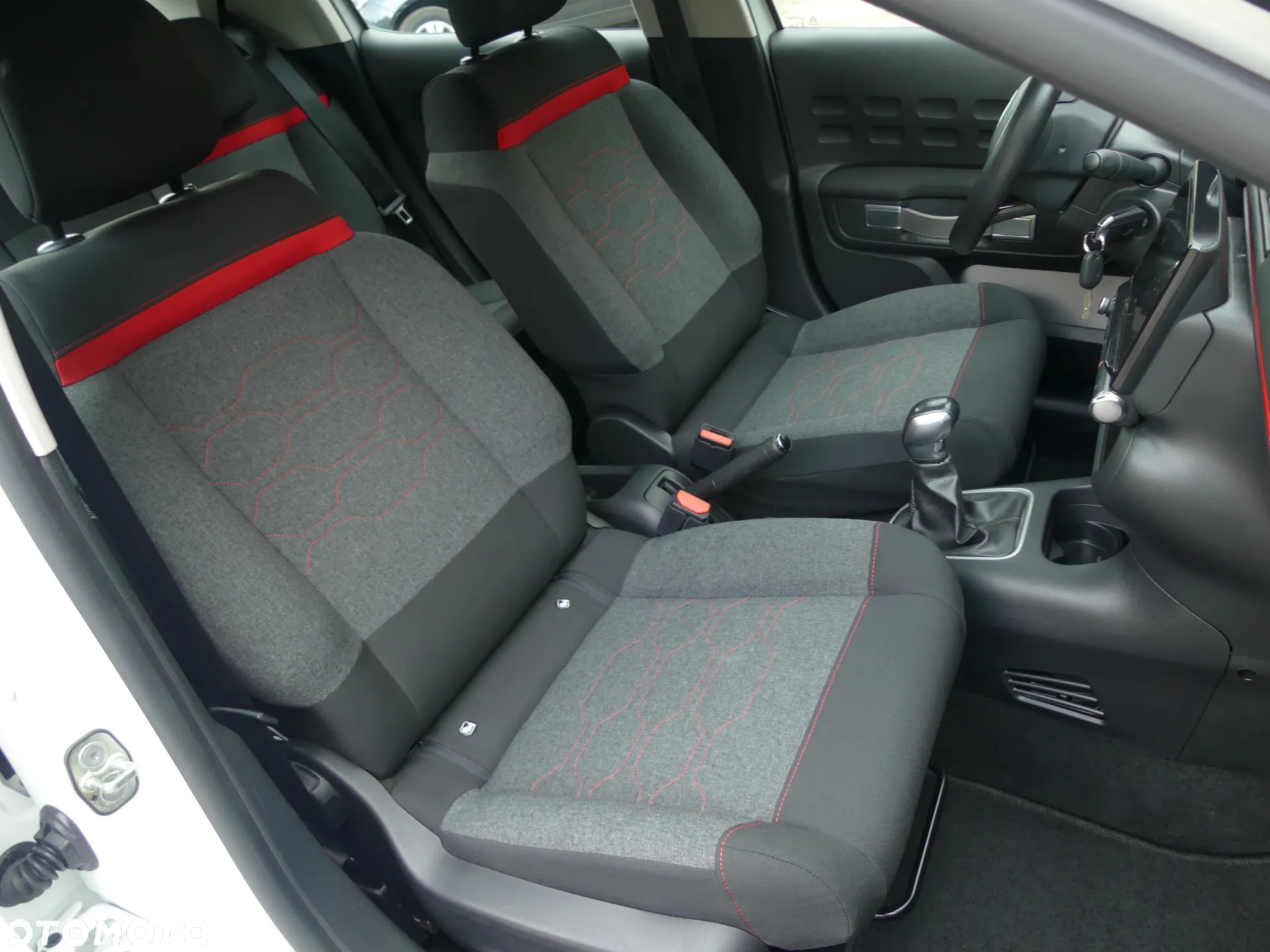 Citroën C3 Pure Tech 82 SHINE - 25