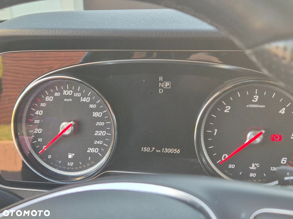 Mercedes-Benz Klasa E 220 d 4-Matic 9G-TRONIC - 4