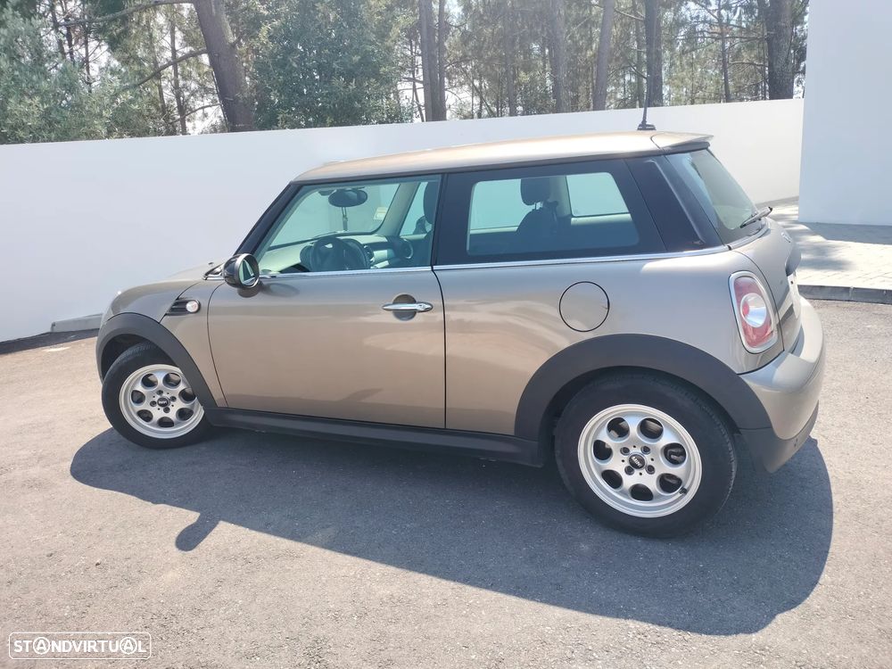 MINI 3 Portas One D - 4