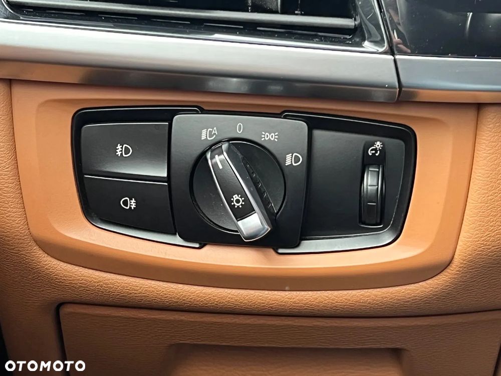 BMW X6 xDrive50i - 18