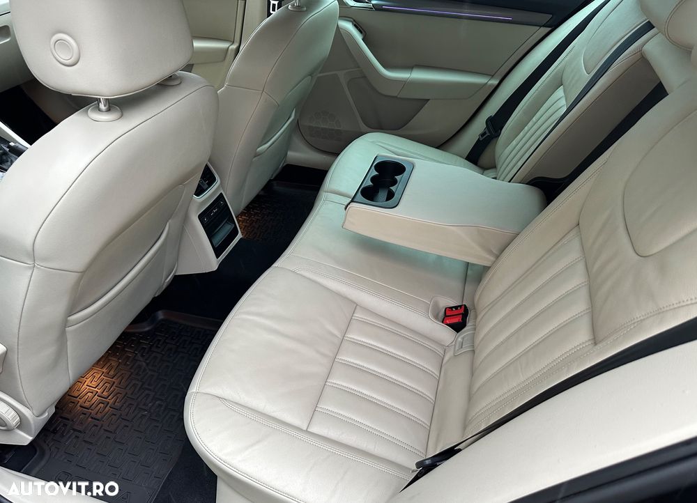 Skoda Octavia 1.6 TDI DSG Style - 9