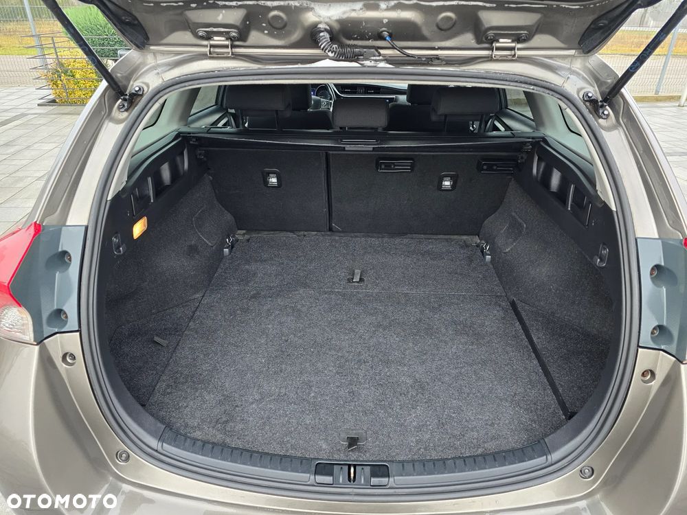 Toyota Auris Hybrid 135 Premium - 29