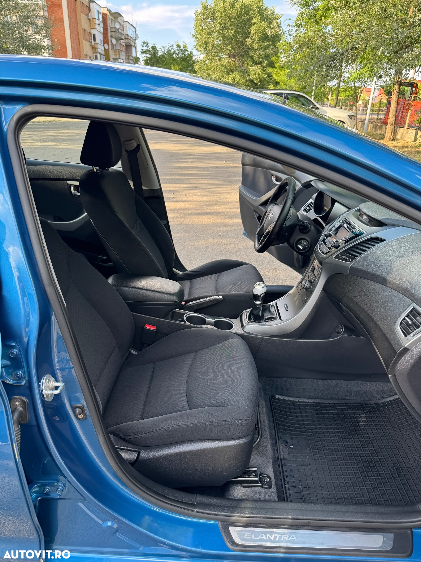 Hyundai Elantra 1.6 MPi - 12