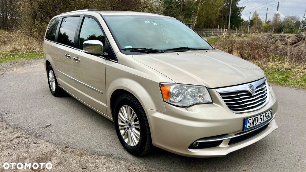 Lancia Voyager - 1