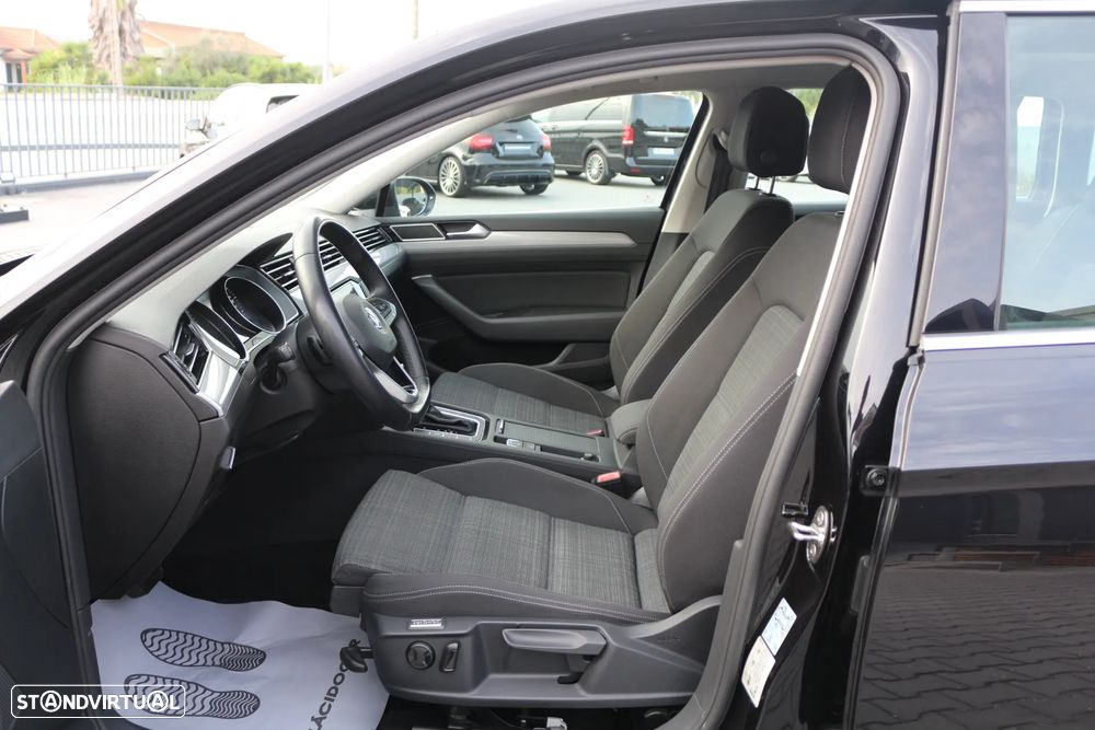 VW Passat Variant 2.0 TDi Business DSG - 16