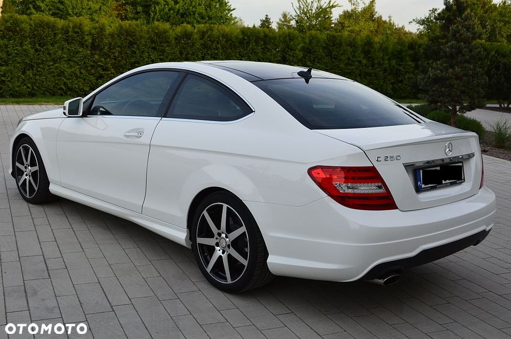 Mercedes-Benz Klasa C 250 CGI BlueEff Sport - 2