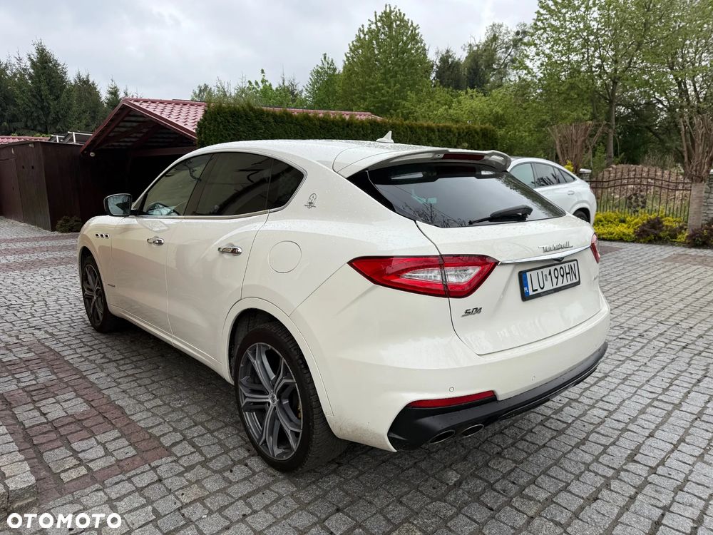 Maserati Levante S - 12