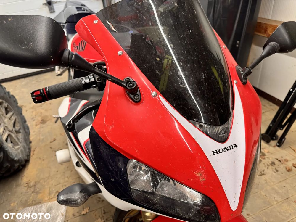 Honda CBR - 13