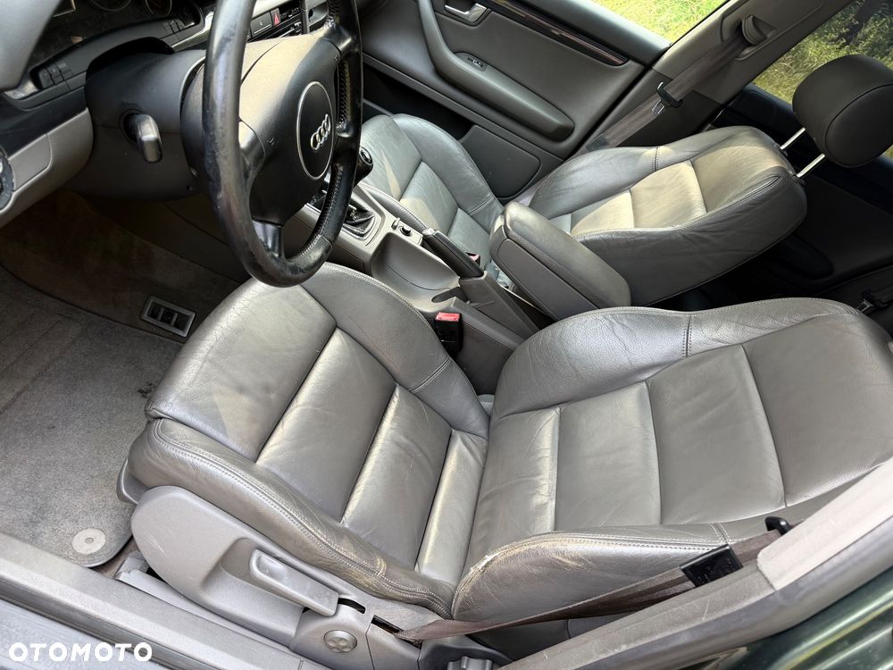 Audi A4 Limousine 2.4 - 11
