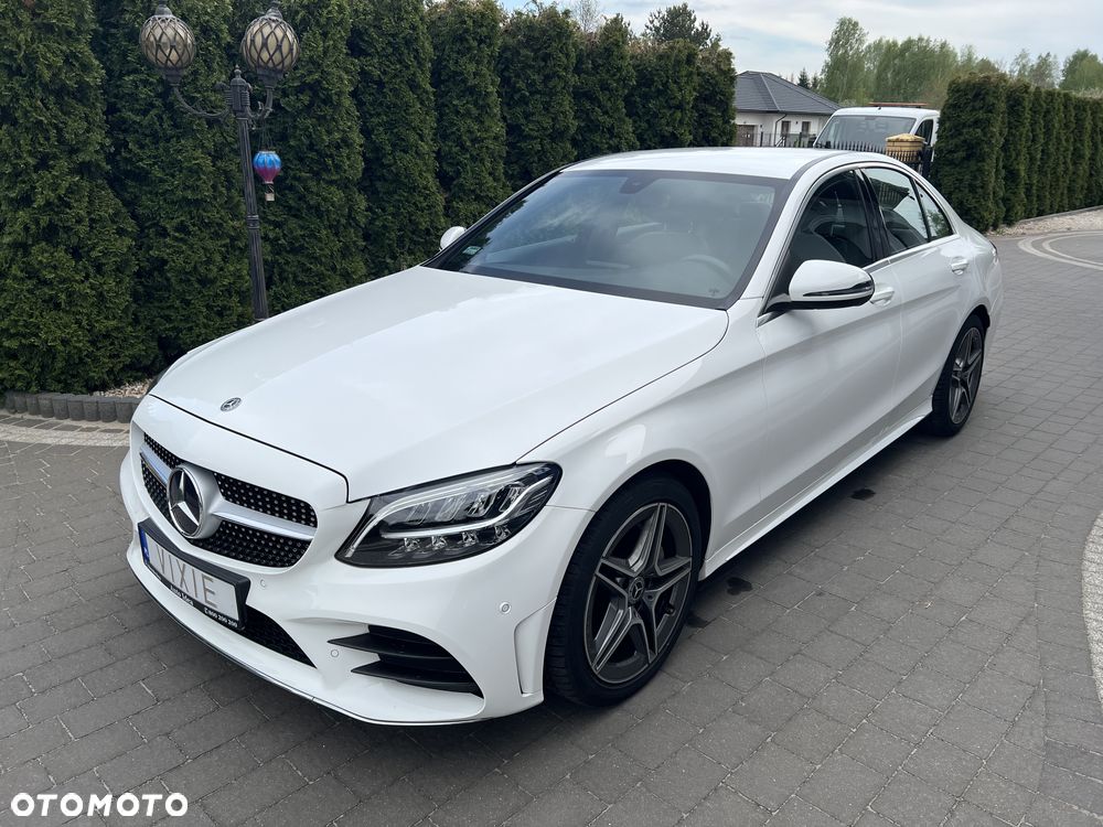 Mercedes-Benz Klasa C 180 9G-TRONIC AMG Line - 38