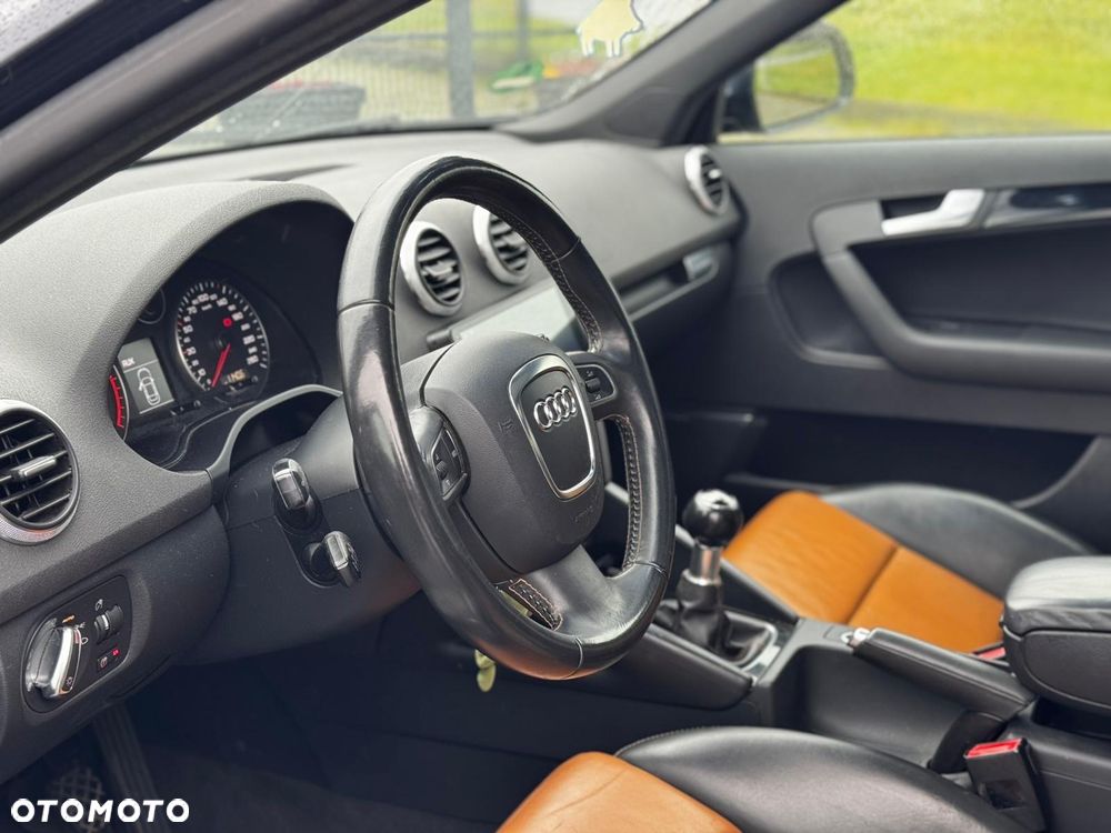 Audi A3 2.0 TDI DPF Quattro Ambiente - 9
