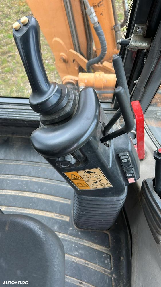 Case Super 590 SR-4PS, *4 x cupe* - 13