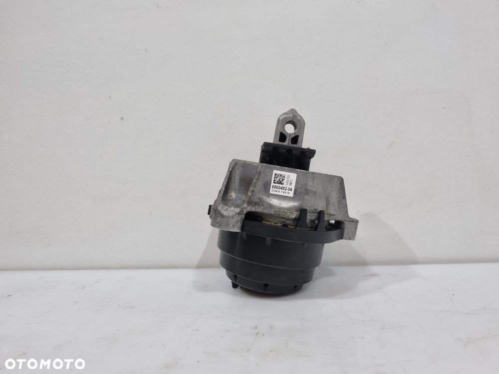 BMW G01 G02 G05 G07 G11 G20 G30 G31 G32 PODUSZKA SILNIKA PRAWA 6860482 - 1
