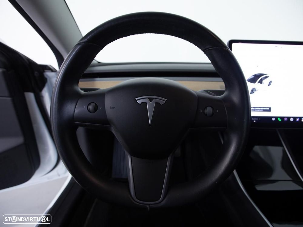 Tesla Model 3 Long-Range Dual Motor AWD - 17
