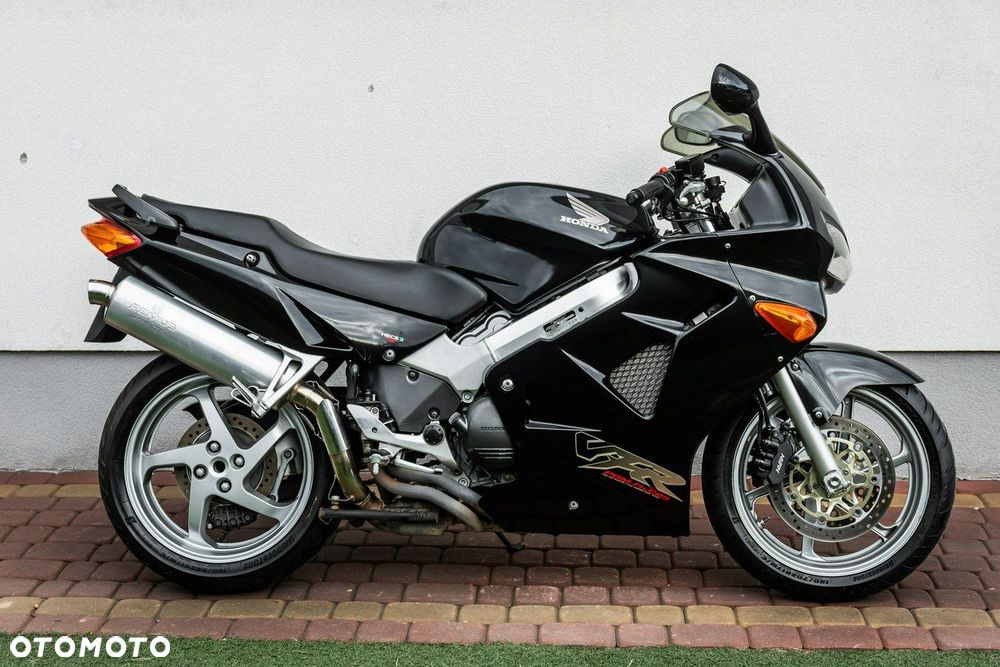 Honda VFR - 2